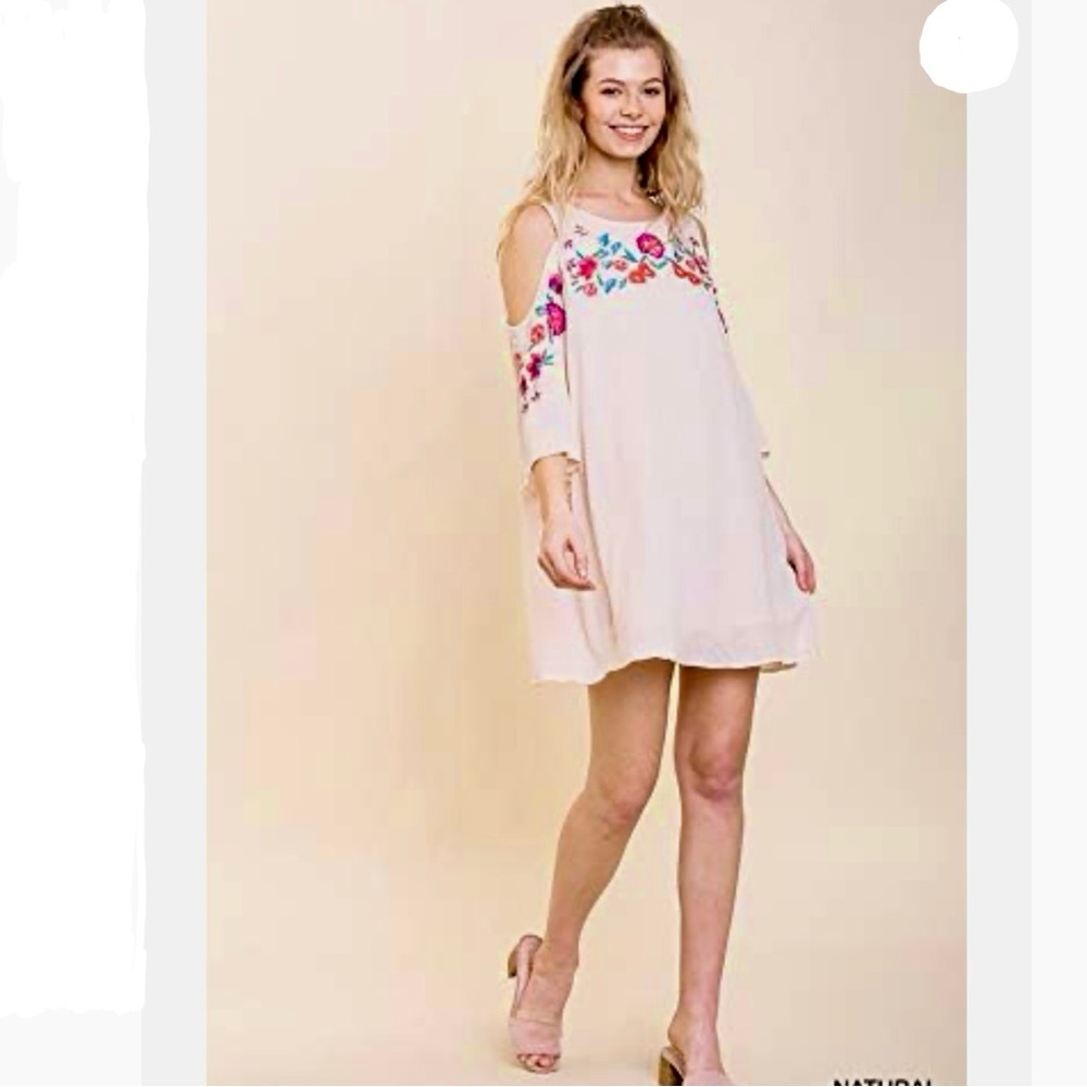 NWT Off Shoulder Floral Embroidered Mini Dress by Umgee. S